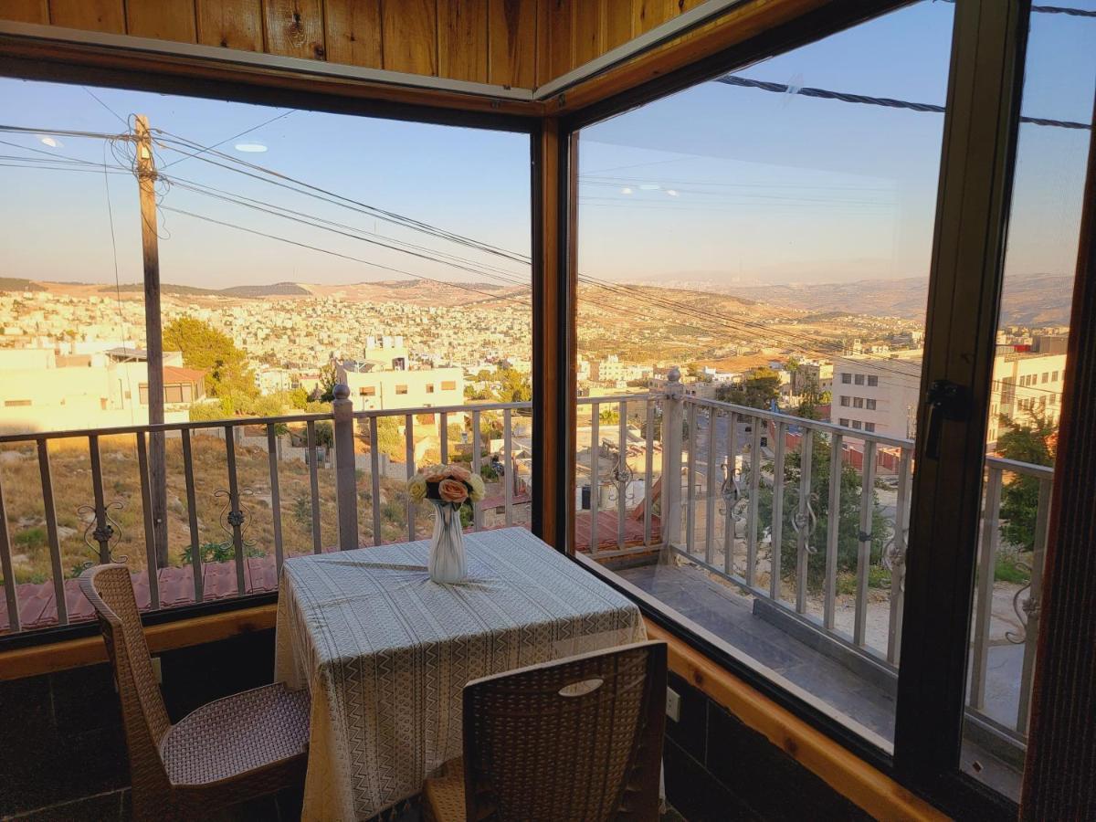 Atoom Lodge Jarash Exteriör bild